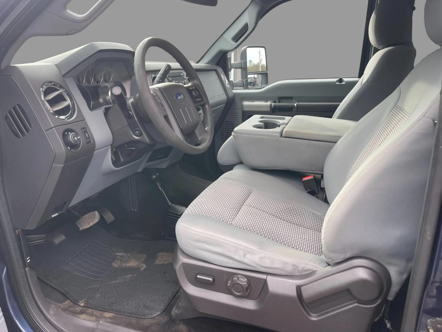 2015 Blue /Gray Ford F-350 SD XLT SuperCab Long Bed 4WD (1FT8X3B68FE) with an 6.2L V8 OHV 16V engine, 6-Speed Automatic transmission, located at 11115 Chardon Rd. , Chardon, OH, 44024, (440) 214-9705, 41.580246, -81.241943 - This 2015 Ford F-350 XLT Supercab 4WD, equipped with a robust 6.2L V8 engine and a 6-speed automatic transmission, offers substantial power and capability, suited for both work and recreational towing needs. It ensures driver comfort with a power driver's seat and power-adjustable pedals, coupled wi - Photo#18